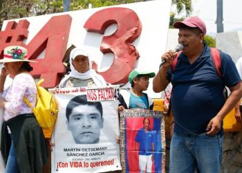 Dan libertad condicional a 8 militares vinculados en el caso Ayotzinapa