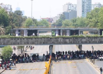 CNTE vuelve a colapsar la capital: bloquea accesos al AICM y Paseo de la Reforma