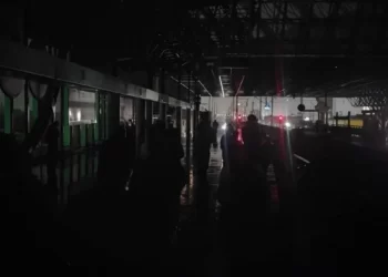 Metro deja tirados a pasajeros en Monterrey