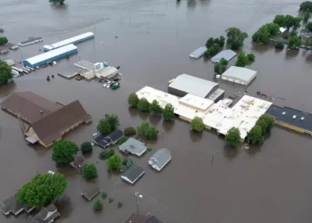 Un millón bajo advertencia de inundación mientras fuertes lluvias azotan el Medio Oeste de EE. UU.