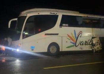 Tractocamión y autobús turístico chocan en la carretera Zaragoza-Victoria; hay tres heridos