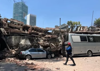 Se derrumba ‘El Patio’, antiguo centro de espectáculos, mientras trabajaban en demolerlo