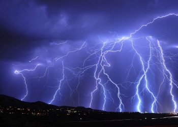 Le cae un rayo a 7 jóvenes mormones