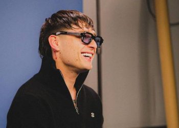 ¡Le dijo adiós al mullet! Peso Pluma sorprende a sus fans con nuevo look 