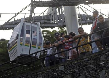 Cabina de teleférico en Medellín cae al vacío; hay un muerto y 20 heridos