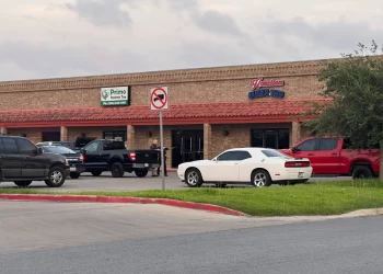 Balean a hombre en una barbería de Brownsville