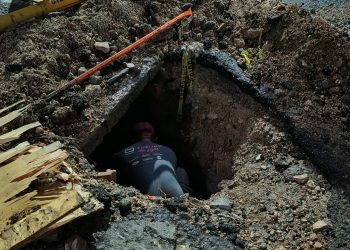 Atiende Gobierno de Reynosa fuga de agua potable en la colonia Los Muros