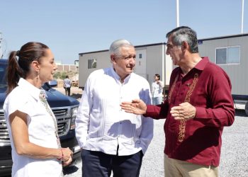 Se reúnen en Nuevo Laredo el presidente López Obrador, la presidenta electa Claudia Sheinbaum y el gobernador Américo Villarreal