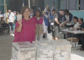 Xóchitl Gálvez acude a votar en busca de la presidencia de México