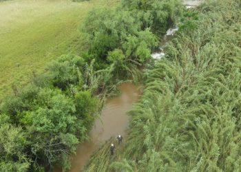 Hallan sin vida a mujer arrastrada por la corriente en Cadereyta