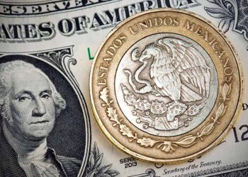 El peso cae más de 3% en reacción a la elección del domingo