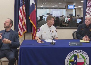 Autoridades texanas dicen que restaurar el suministro eléctrico tomará días