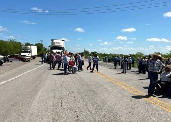 Productores amenazan con cerrar de nuevo puentes y carreteras en Tamaulipas