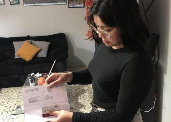 Denuncian jóvenes beneficiarios de becas Benito Juárez vaciado de cuentas