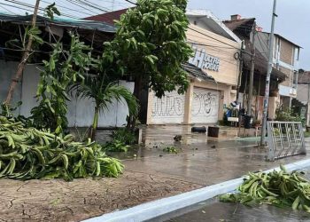 Beryl toca tierra en la Península de Yucatán como un huracán de categoría 2