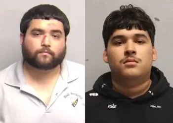 2 hombres se agarran a balazos en la carretera cerca de campus de la Universidad de Texas