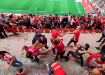 Riña entre aficionados de Chivas y Xolos de Tijuana acaba en balacera