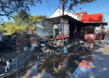 Incendio devasta vivienda y taquería en Reynosa