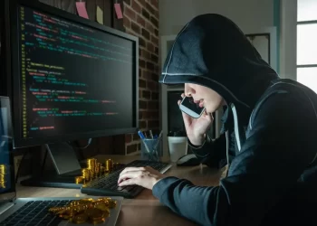 La policía de Edinburg advierte a los residentes sobre el aumento del fraude en línea