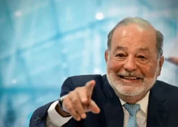 Carlos Slim Aprovecha ‘Lunes Negro’ para Comprar Acciones Petroleras