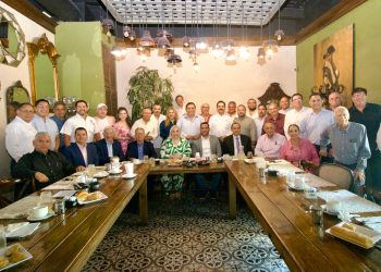 Se reúne Adriana Lozano con la Unión de Comerciantes y Empresarios del Noreste