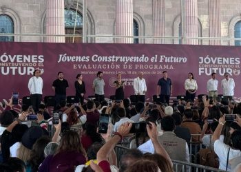 Abucheos a Samuel García en evento de AMLO: Sheinbaum sale en su defensa