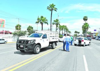 Causa carambola al hacer maniobra prohibida