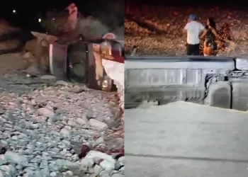 Vehículo se vuelca en La Huasteca