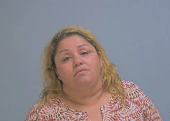 Mujer afirma que “perdió el control de su cuerpo” causando accidente que dejó a un hombre hospitalizado