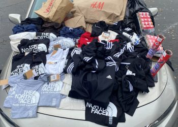 Detienen a 19 adultos y 3 adolescentes en redada contra robo en tiendas Target