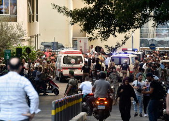 Explosión masiva de bípers en Líbano: qué sabemos del posible ataque contra militantes de Hezbolá