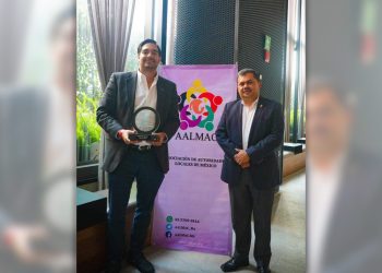 Carlos Peña Ortiz recibe Honorable Distinción de la Asociación de Autoridades Locales de México