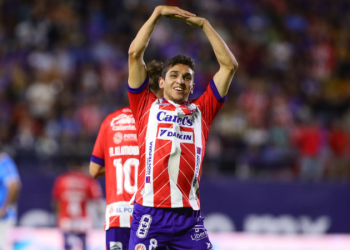 ¡Adiós invicto y liderato! Atlético San Luis le puso un baile al Cruz Azul