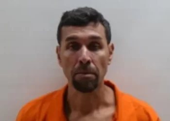Lo arrestan por llevar cuchillo de cocina a un evento escolar