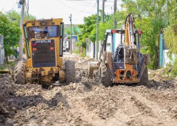 Pavimenta Gobierno de Reynosa calle Ocho Oeste con más de 4 MDP