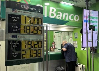 Peso supera barrera de 20 unidades por dólar 