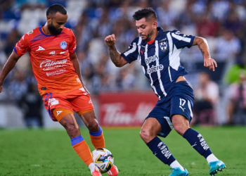 Rayados logra empatar contra Mazatlán y con un hombre menos