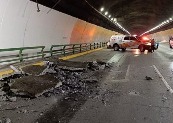 Monterrey: Cierran túnel de la Loma Larga por caída de techo