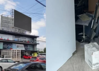 Incendio en plaza comercial revela almacén de droga en Monterrey