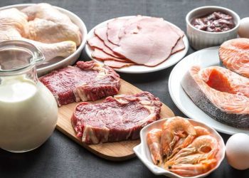 Rastrean brotes de listeria y retiran productos en EE. UU.