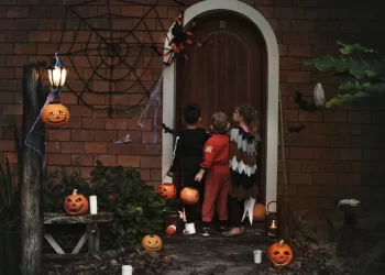 Halloween: peligros reales para los niños, más allá de las navajas en los dulces