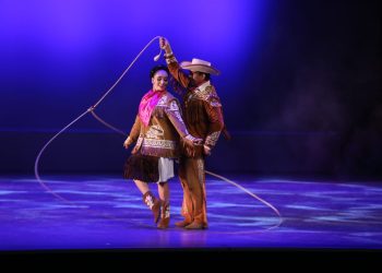 Inaugura Américo el XXII Festival Internacional en la Costa del Seno Mexicano