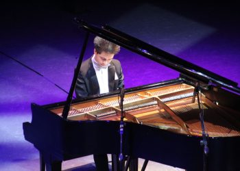 Deslumbra Mateo Hurtado en concierto en el XXII Festival Internacional en la Costa del Seno Mexicano