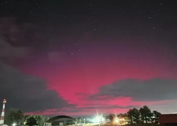 Auroras boreales iluminan el cielo de Chihuahua