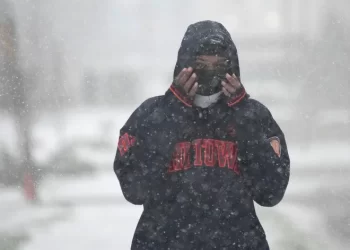 Pronóstico de Acción de Gracias: Tormentas, Nieve y Frío Extremo Afectan los Viajes en Estados Unidos