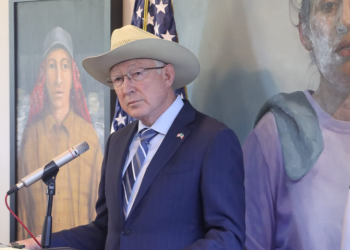 SRE envía nota diplomática a embajada de EU por críticas de Ken Salazar a estrategia de seguridad