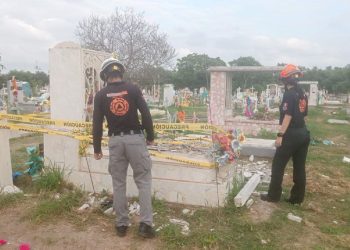 Accidente en Panteón de Guadalupe: Colapso de Mausoleo Lesiona a Mujer y Dos Menores