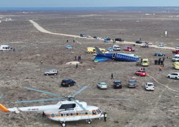 Cae avión de pasajeros de Azerbaijan Airlines