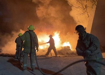 Reportan incendio en el Planetario del Parque Siglo XXI