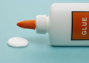 Un hallazgo inesperado: el pegamento escolar mejora tratamientos contra el cáncer